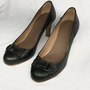 Banana Republic Elegant Dark Green Leather Heels Size 6 Used